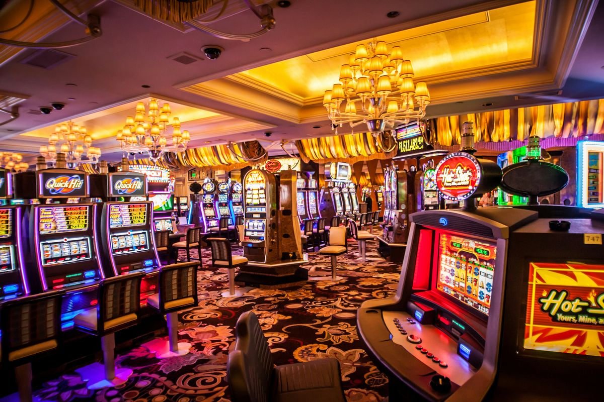 Filipino player accessing jili4 Live Casino on a mobile device